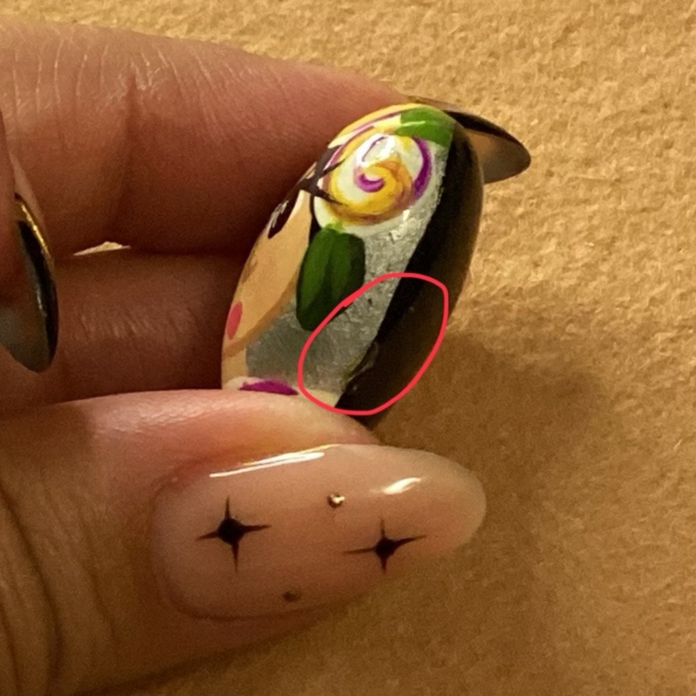 NWOT Frida Kahlo inspired hand painted heart charm - Picture 8 of 9